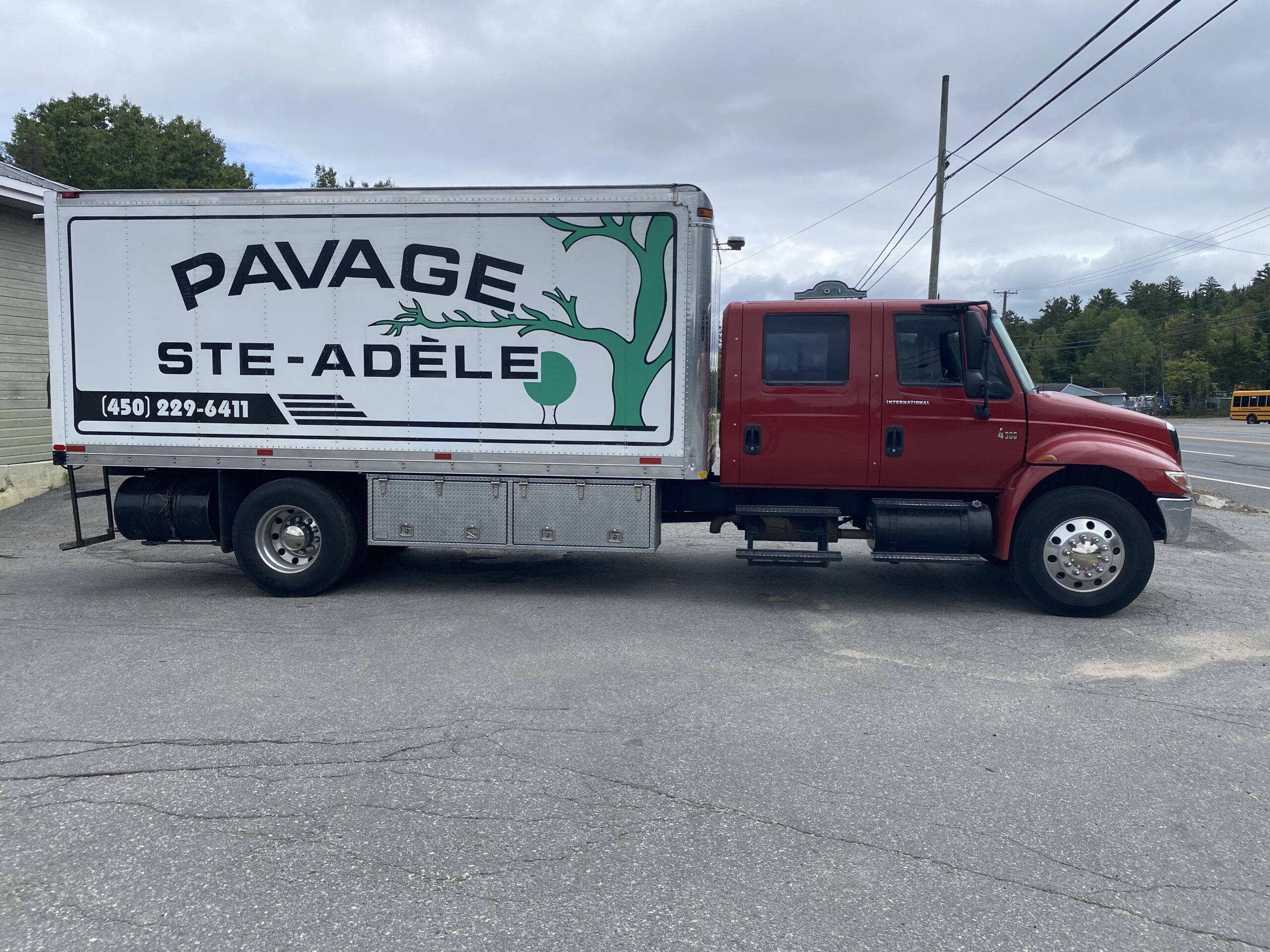 2006 International 4300 Crew cab,