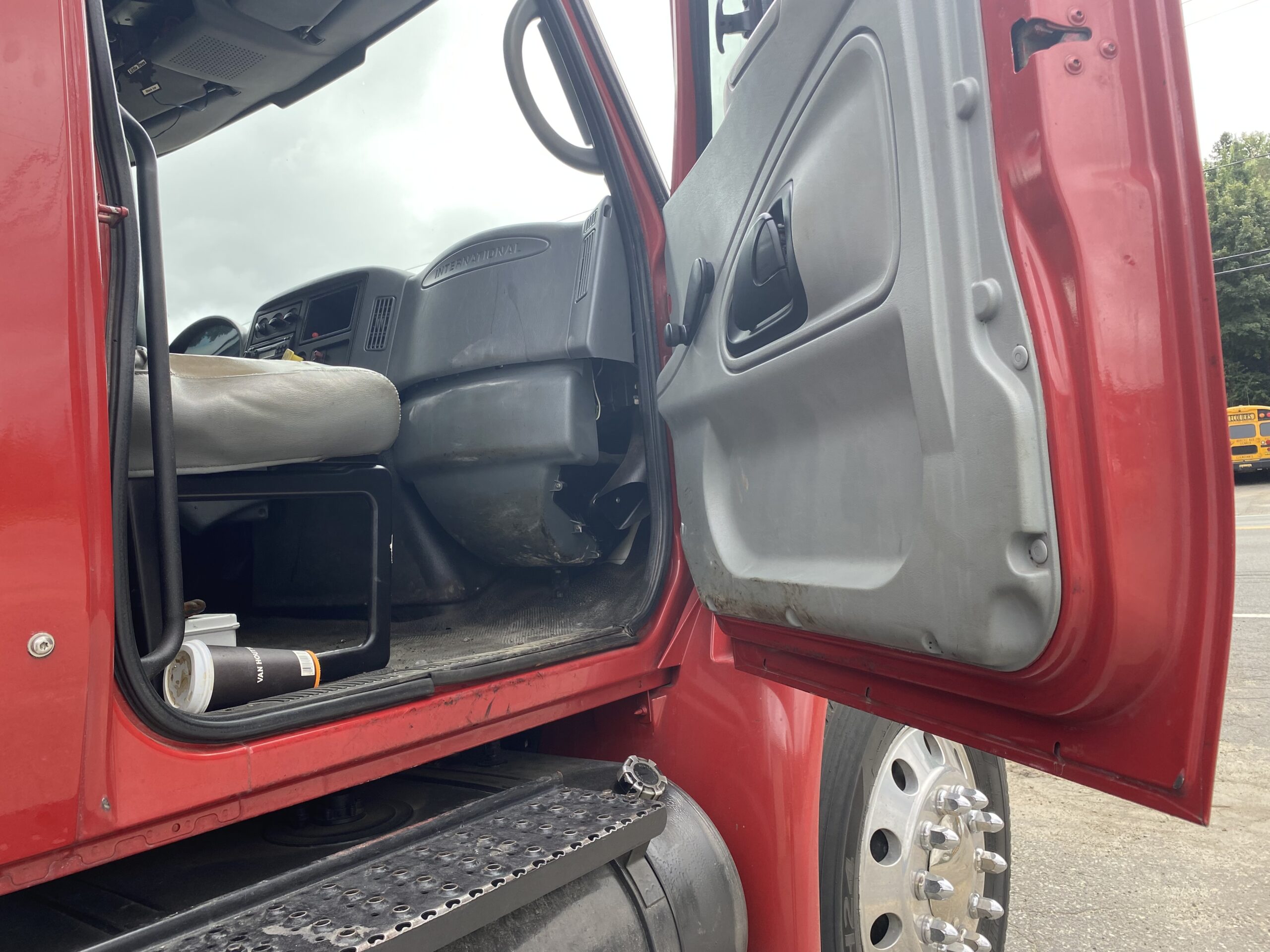 2006 International 4300 Crew cab,