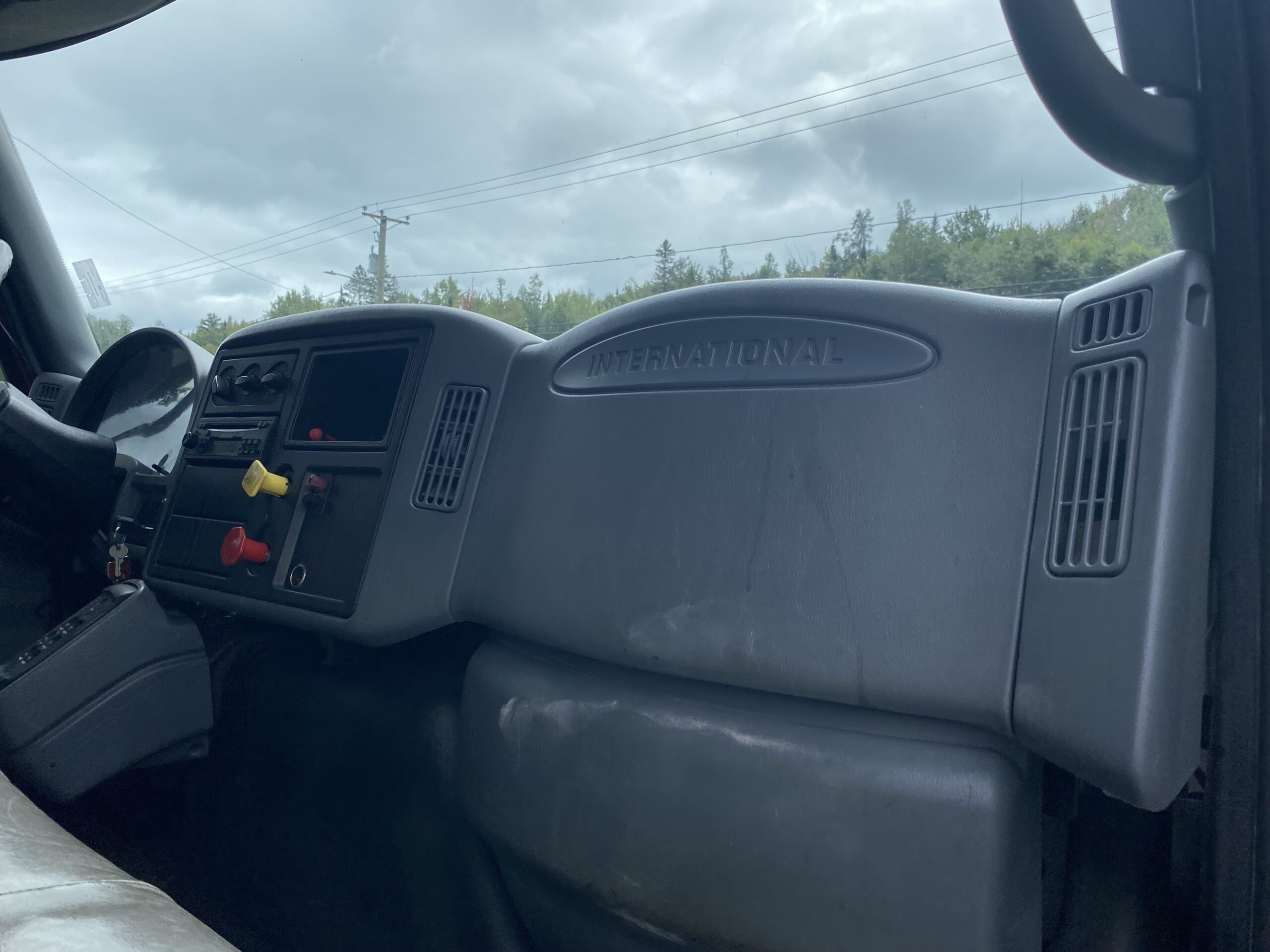 2006 International 4300 Crew cab,