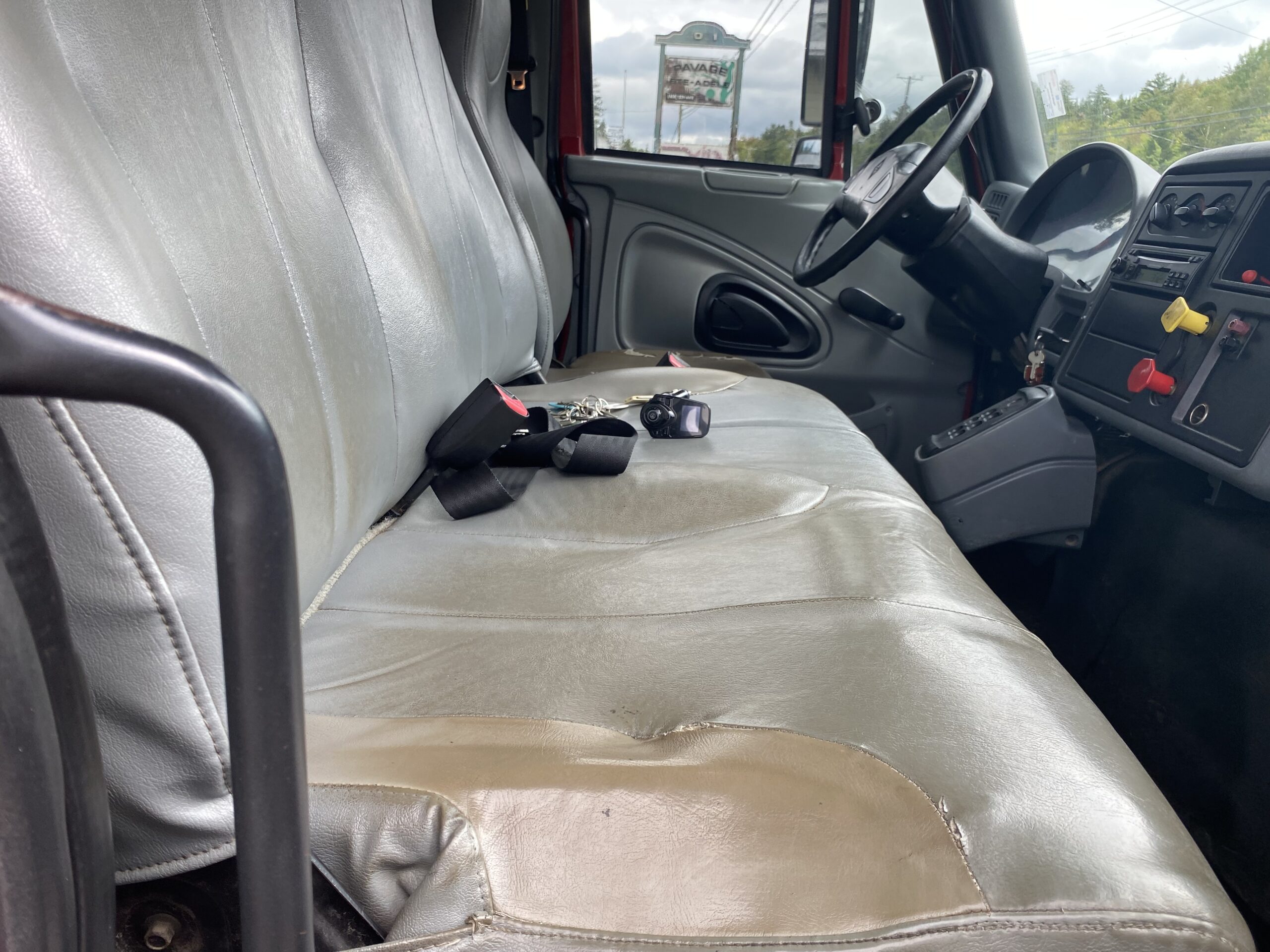 2006 International 4300 Crew cab,