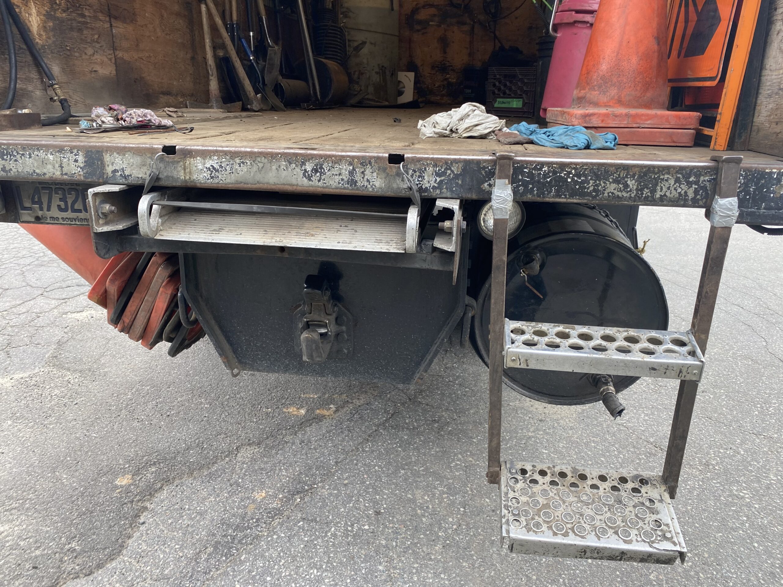 2006 International 4300 Crew cab,